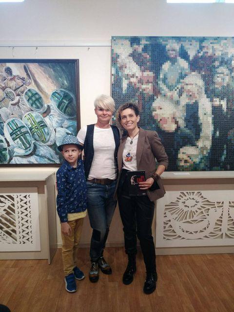 Марина Гайдамака представила персональную выставку живописи "Мы гордимся"