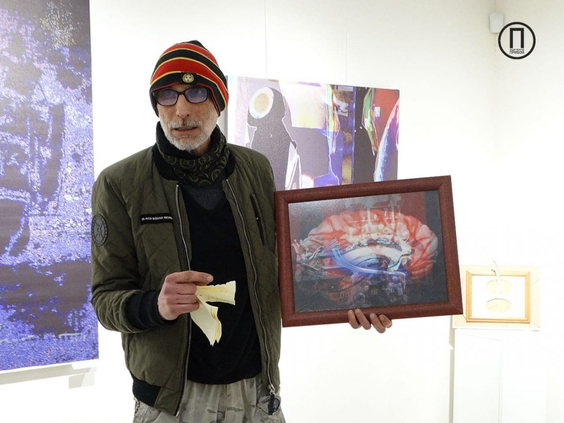 «Сознание макает перья в отраженный свет»: в галерее «Artodessa» представлены работы проекта «Квантовый Бог»